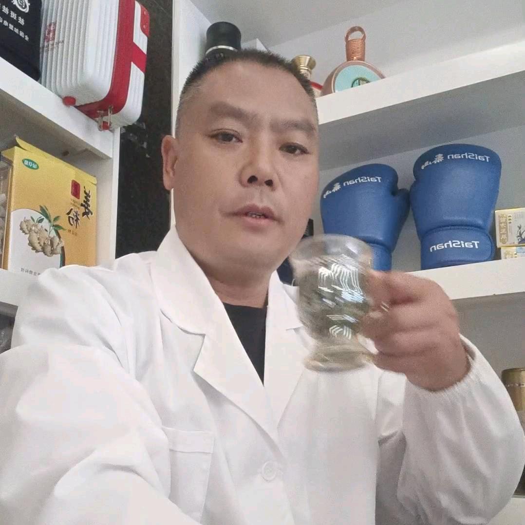 下雨有伞，天黑有灯。