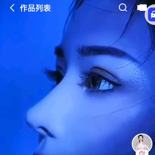 边境小镇的姑娘