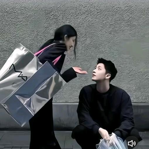 琼不是虫(´._.｀)