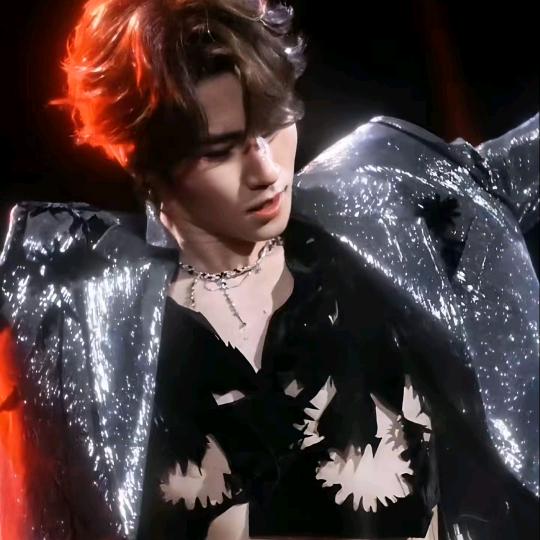 张真源宝宝全球第一黑怪物和小仓鼠高校女