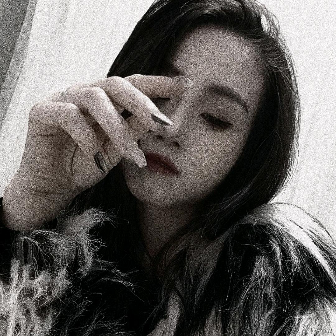是哇噻女孩YY