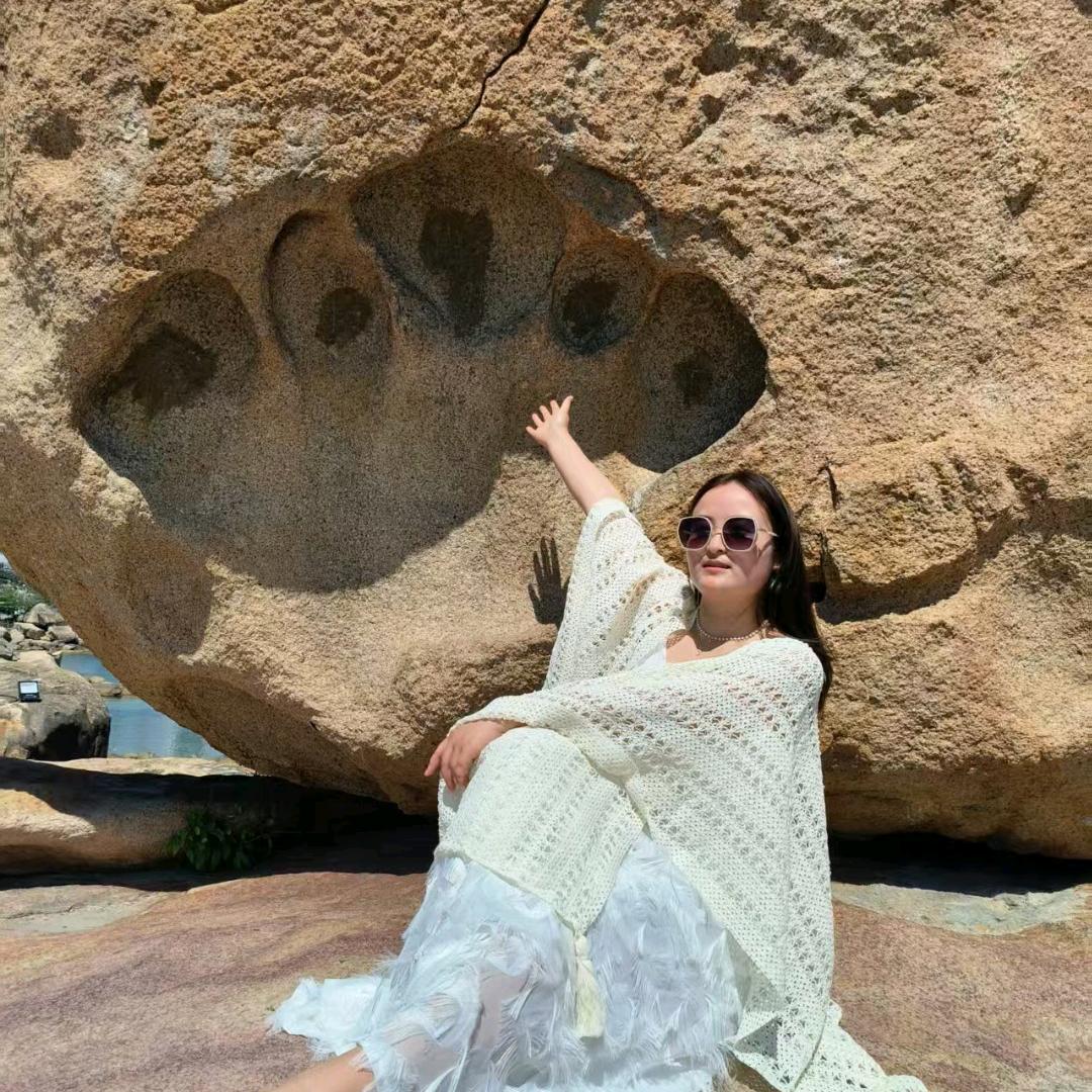 👩🏻‍⚕️张张