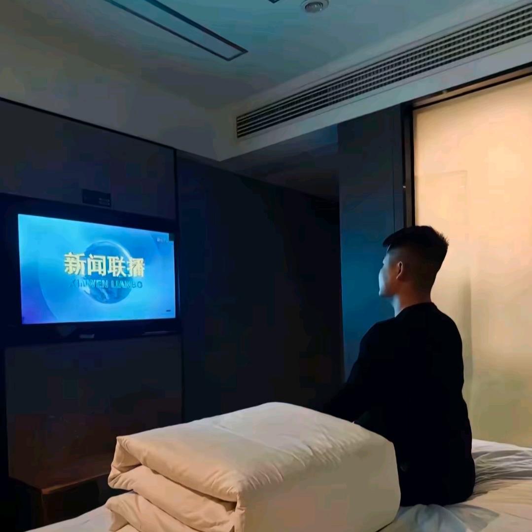 @小小的明