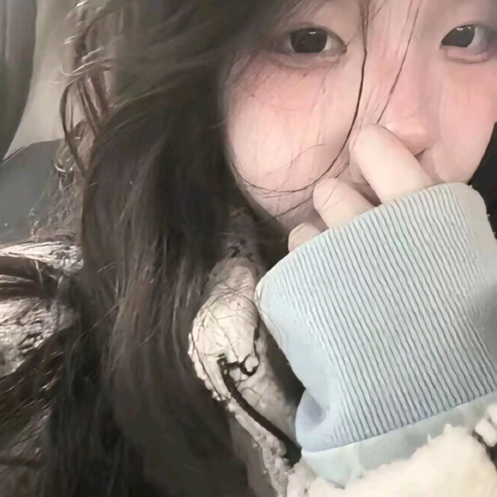 祁小念/