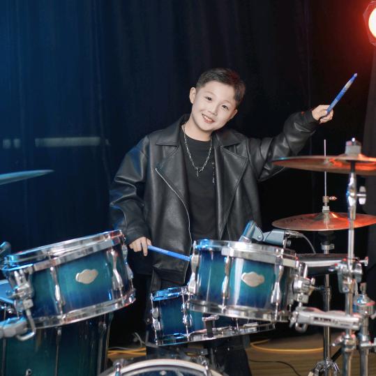 爱打鼓的大洋子