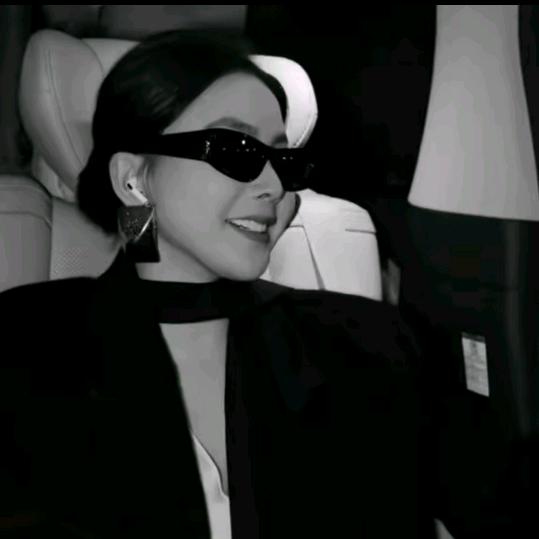 溶溶rongrong@时尚精选