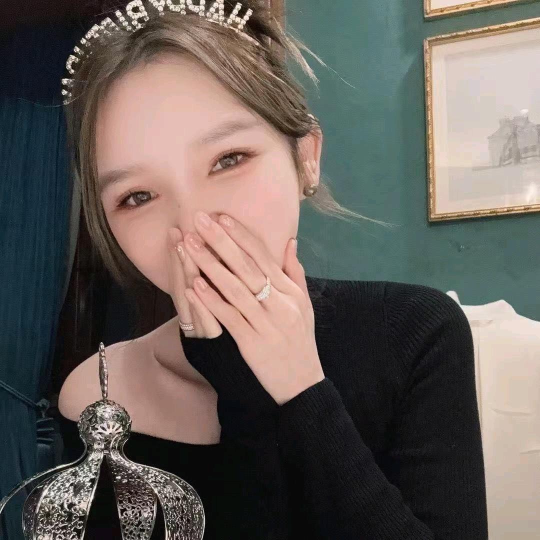 饭饭是我(原创穿搭)