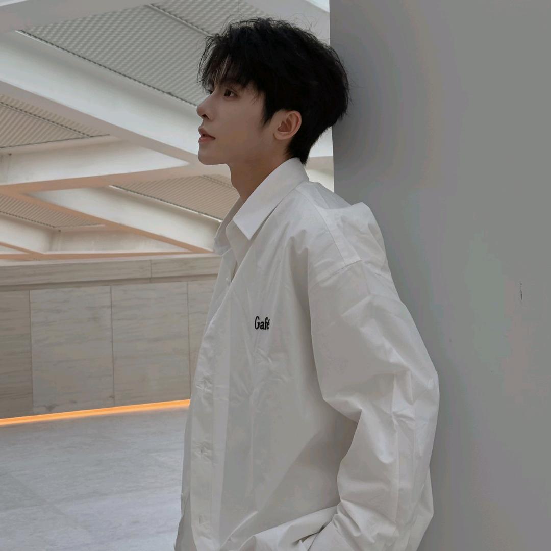 洛瑜