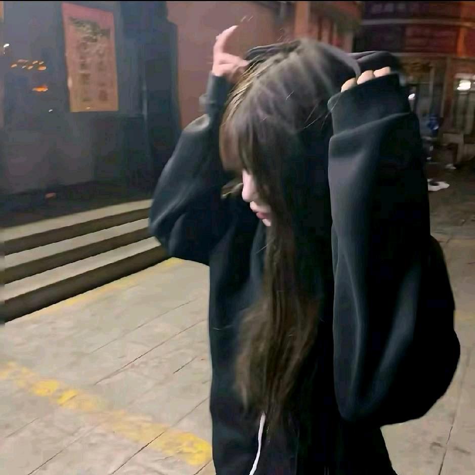 小小静^