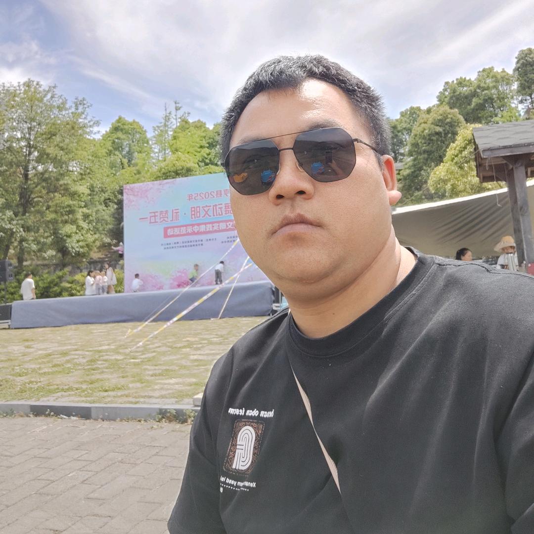 册亨宸发寄卖行(小岑黄金回收)