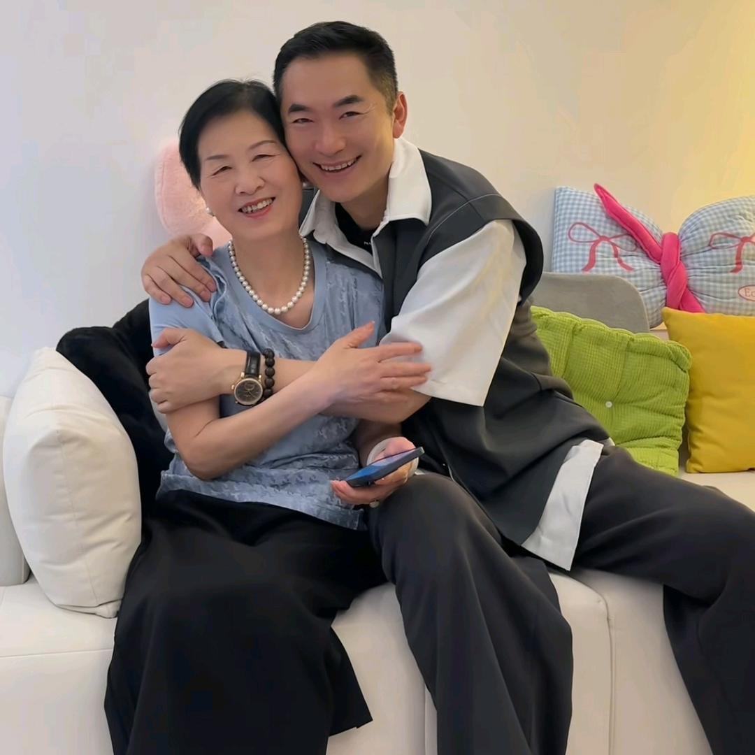 忆之轩商行-演员朱泳腾-直播返场