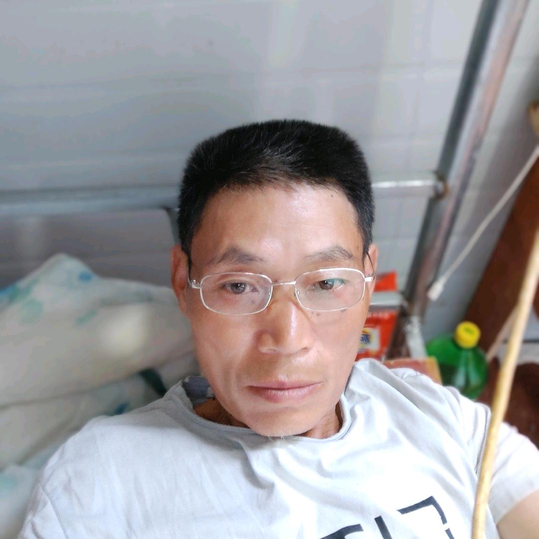 飞 翔