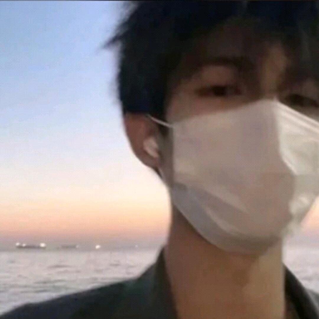 笑着吃饭🤫👨🏾‍🍳