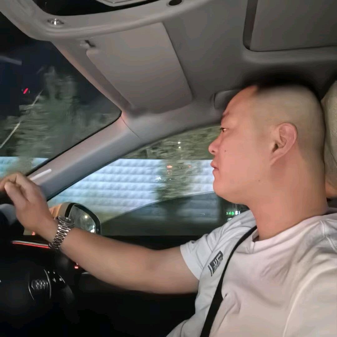 🚬ᐝ᭄烟味大叔ꦿ꧉ᩚ࿐