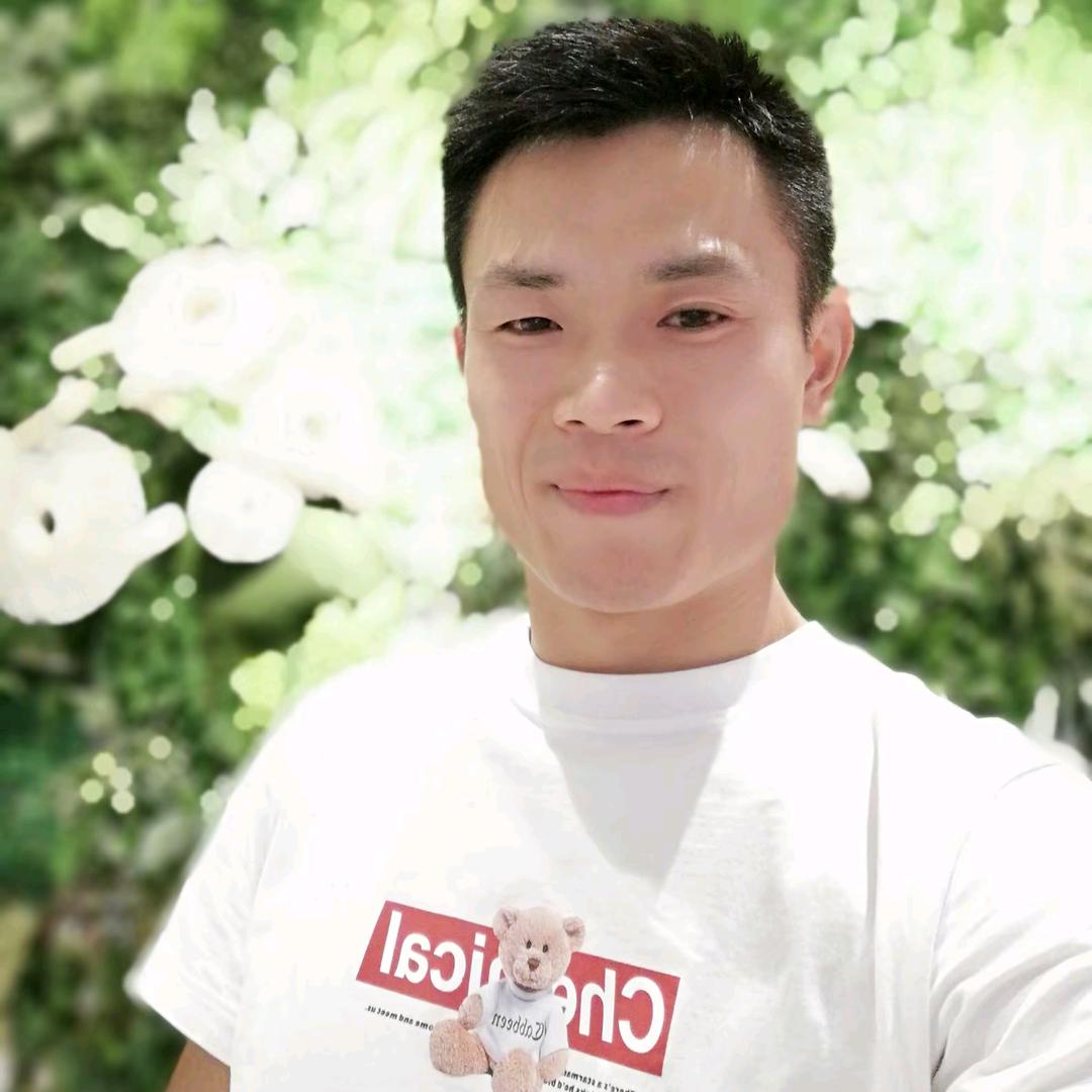 阳光、、、、、、