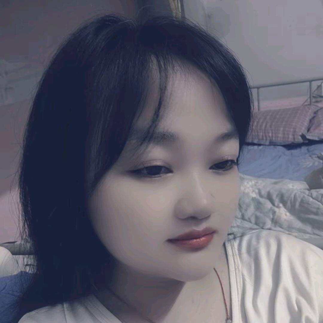 素衣清颜淡若尘