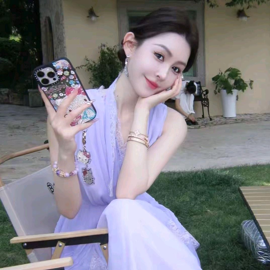 余潇潇（精致穿搭）