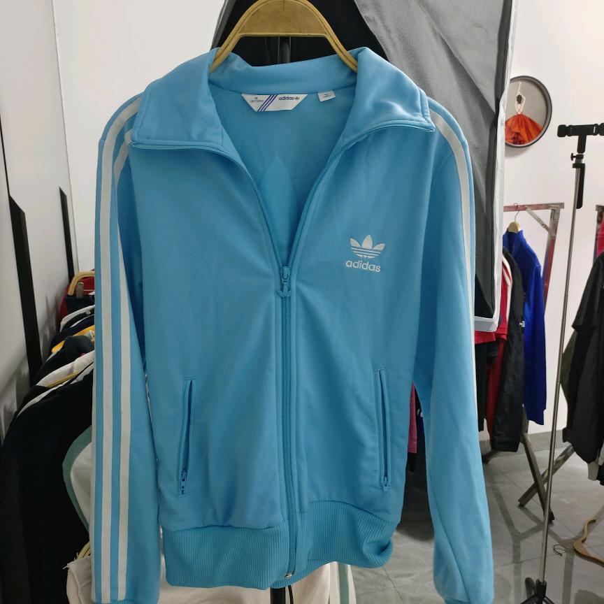 周周闲置服饰店