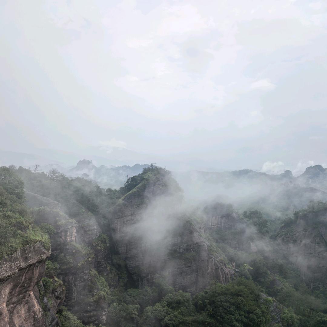 不是一个人
