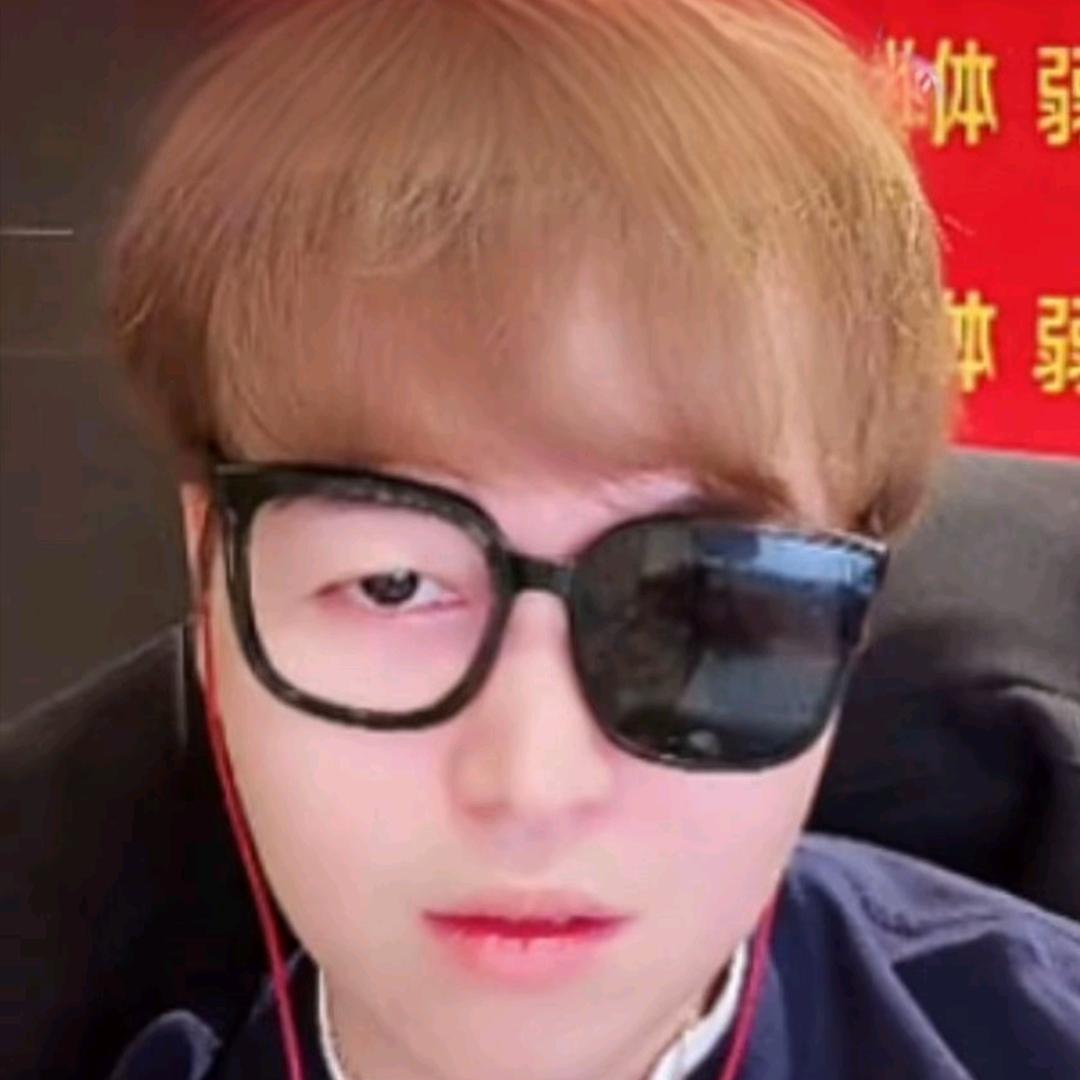 狂吃四斤狗粮🎣