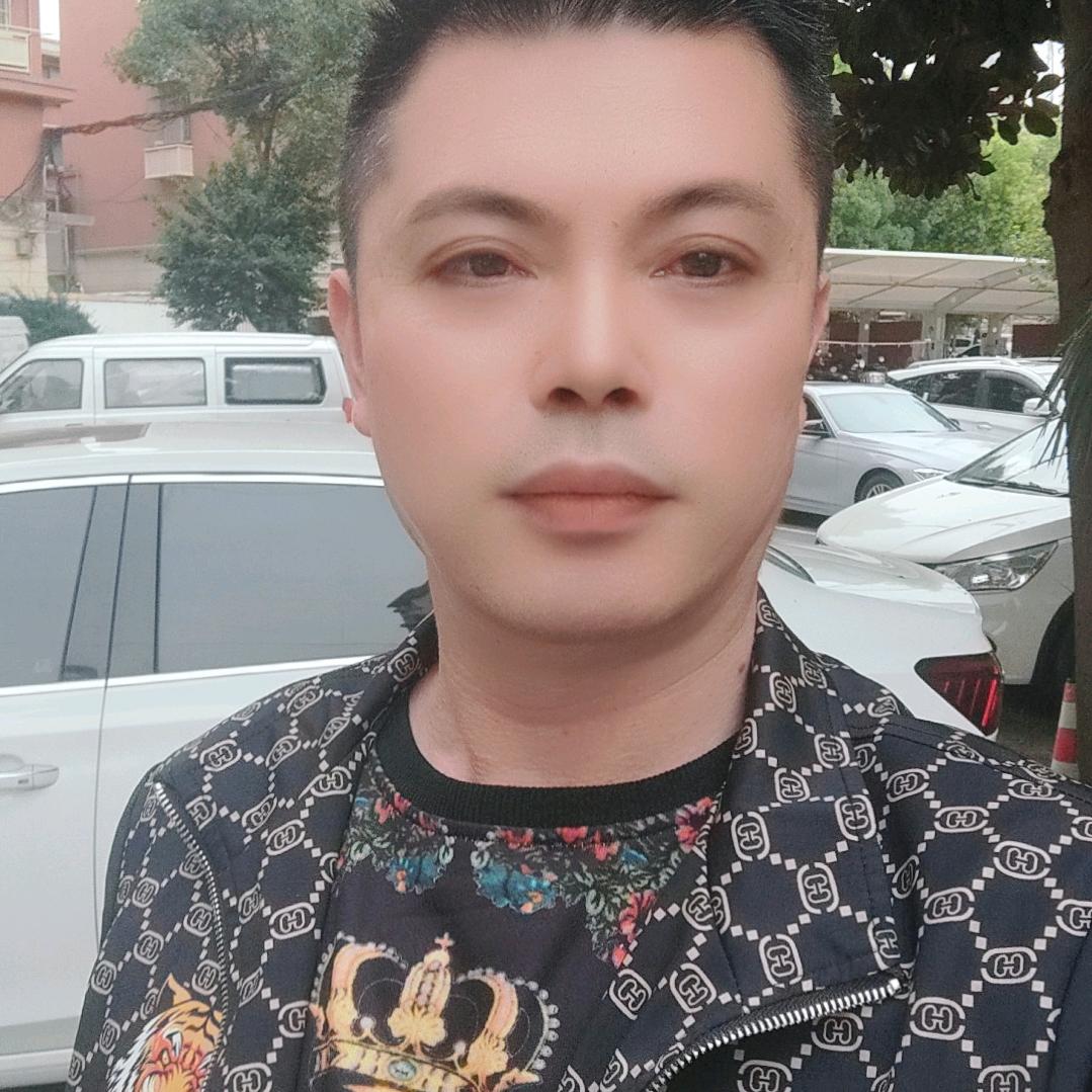 厨界房兆明