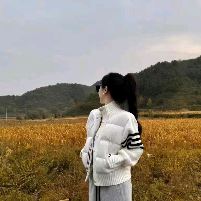 小 英 子