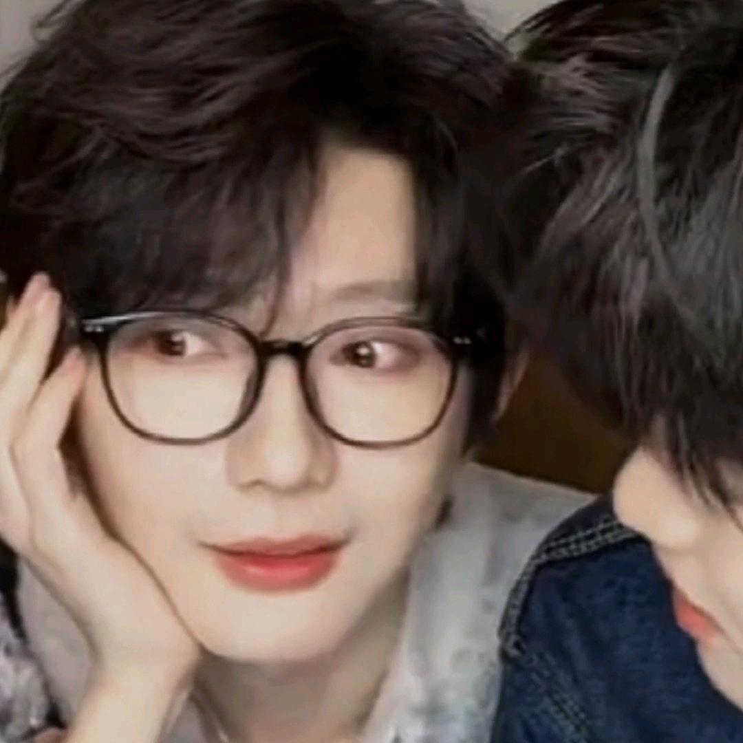 黎沐尧.(冬眠中勿扰)