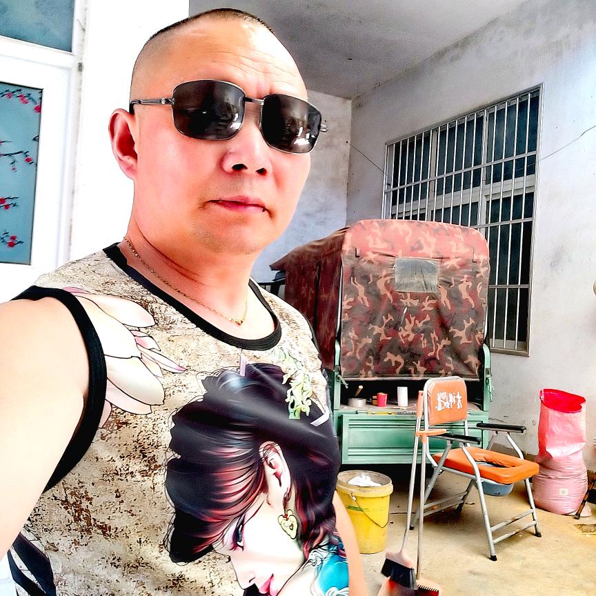 阳光🌹男孩🍒