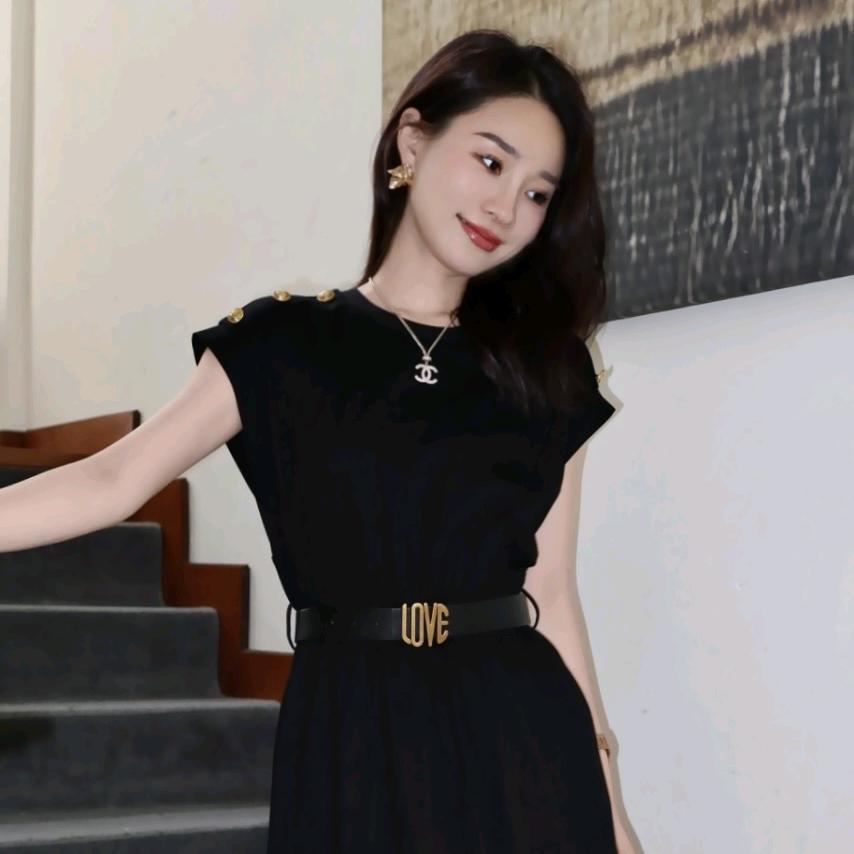 邱莹莹-穿搭分享