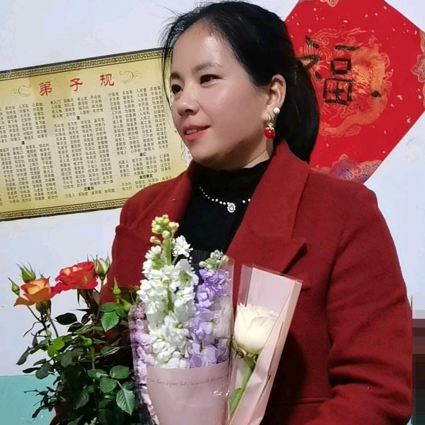 霞宝