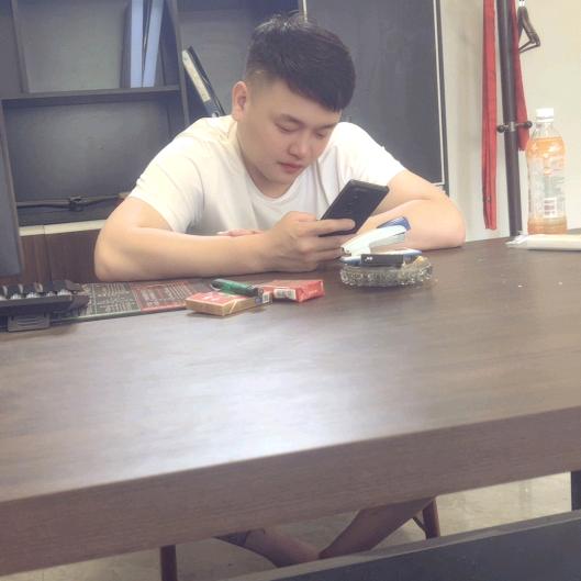 就叫东东 。