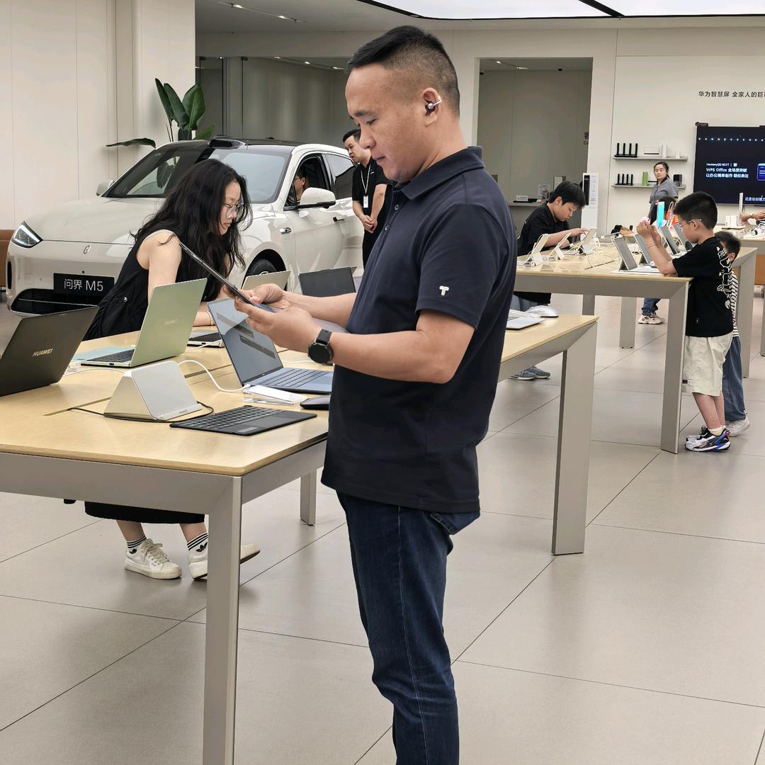 手机赛道老吴的生存法则