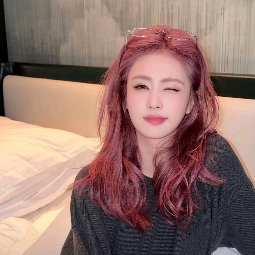 Cynthia( ͡ _ ͡°)ﾉ⚲ ♫