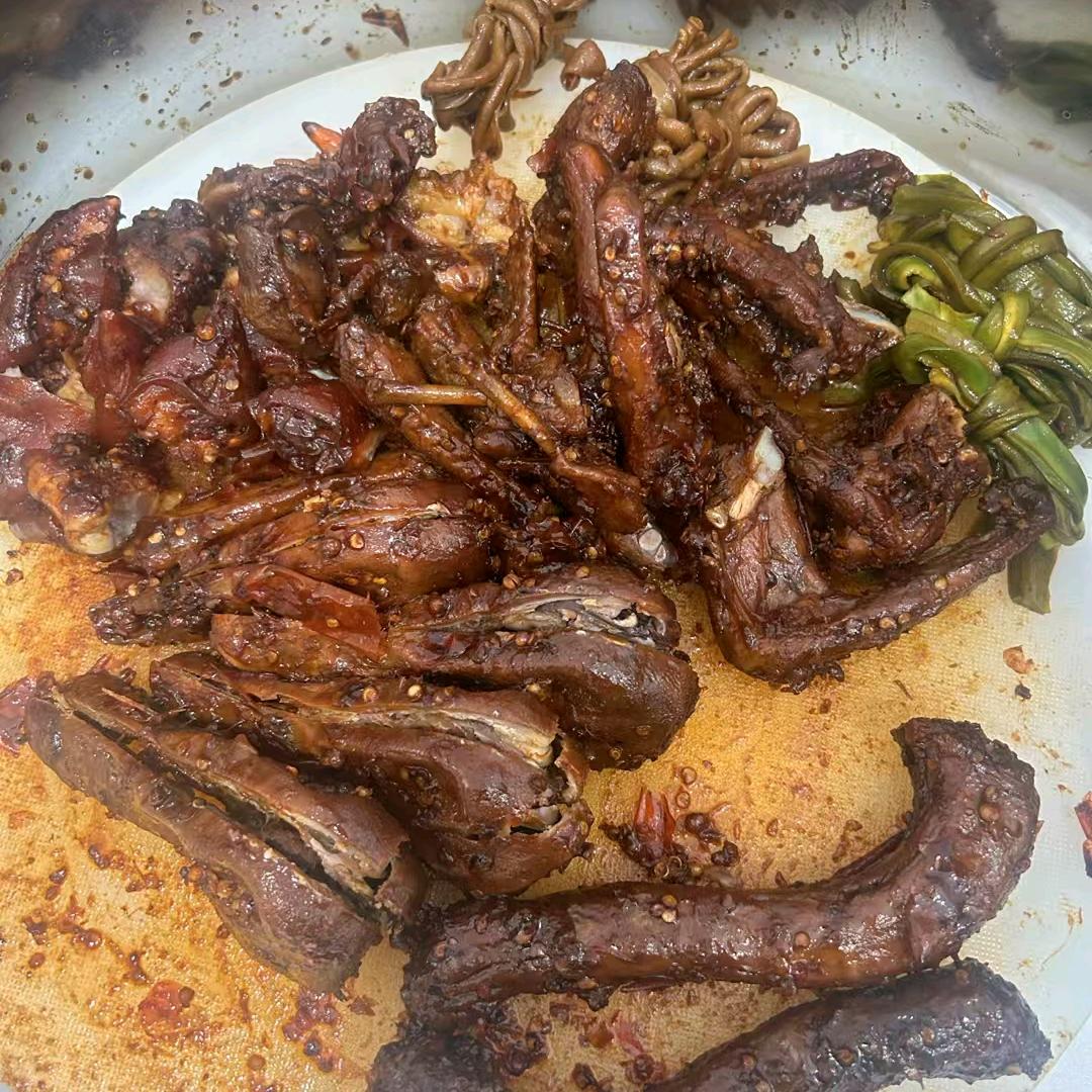 幸运鸭(黑鸭卤味)