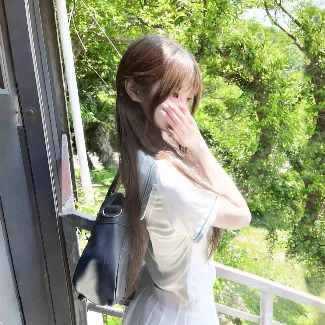 椿屿茉铭、