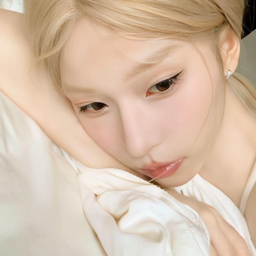 李小妮.