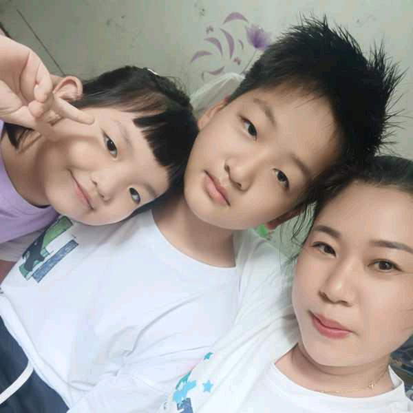 快乐的一家人。