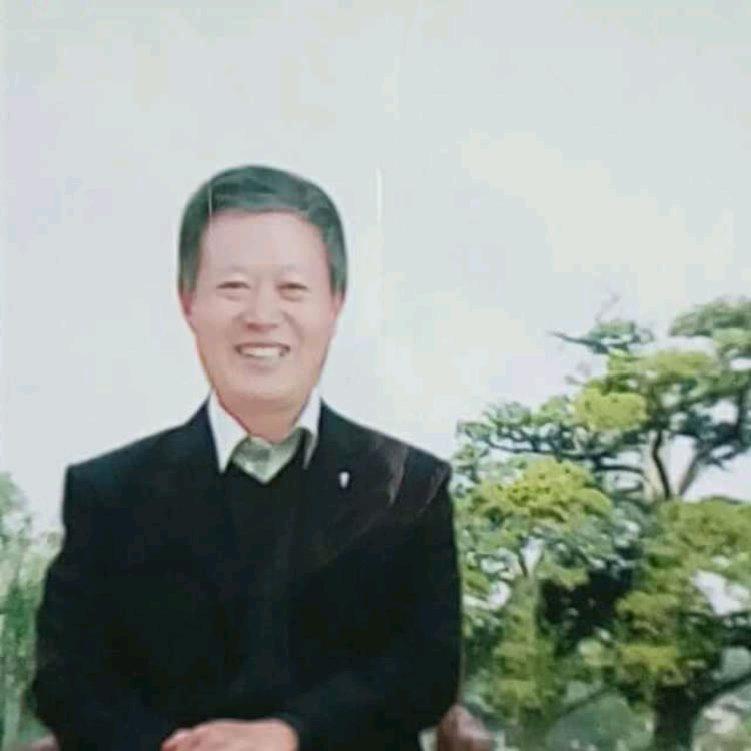 书画名章慧君，身份证章惠君。