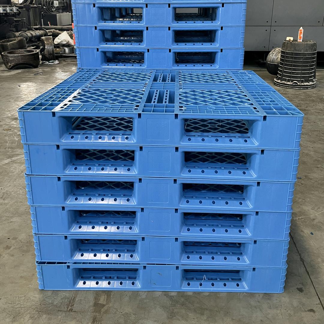 托盘新人张大爷