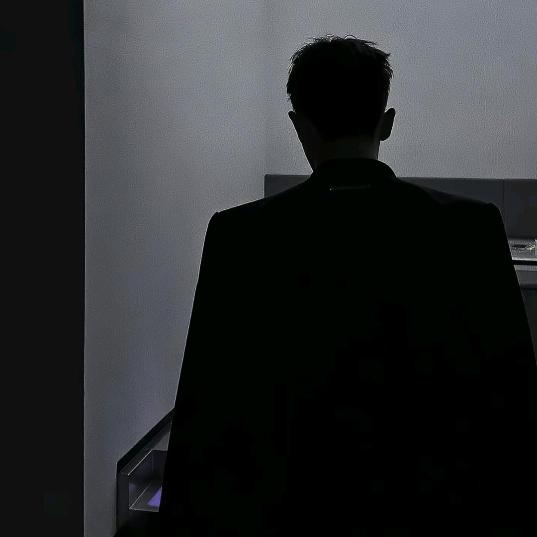 - 偉