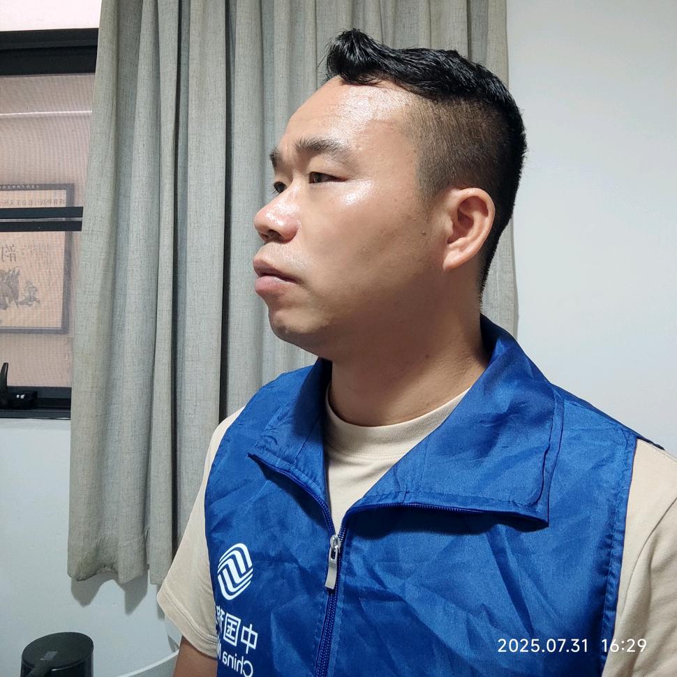 桂哥摆摊地推办卡