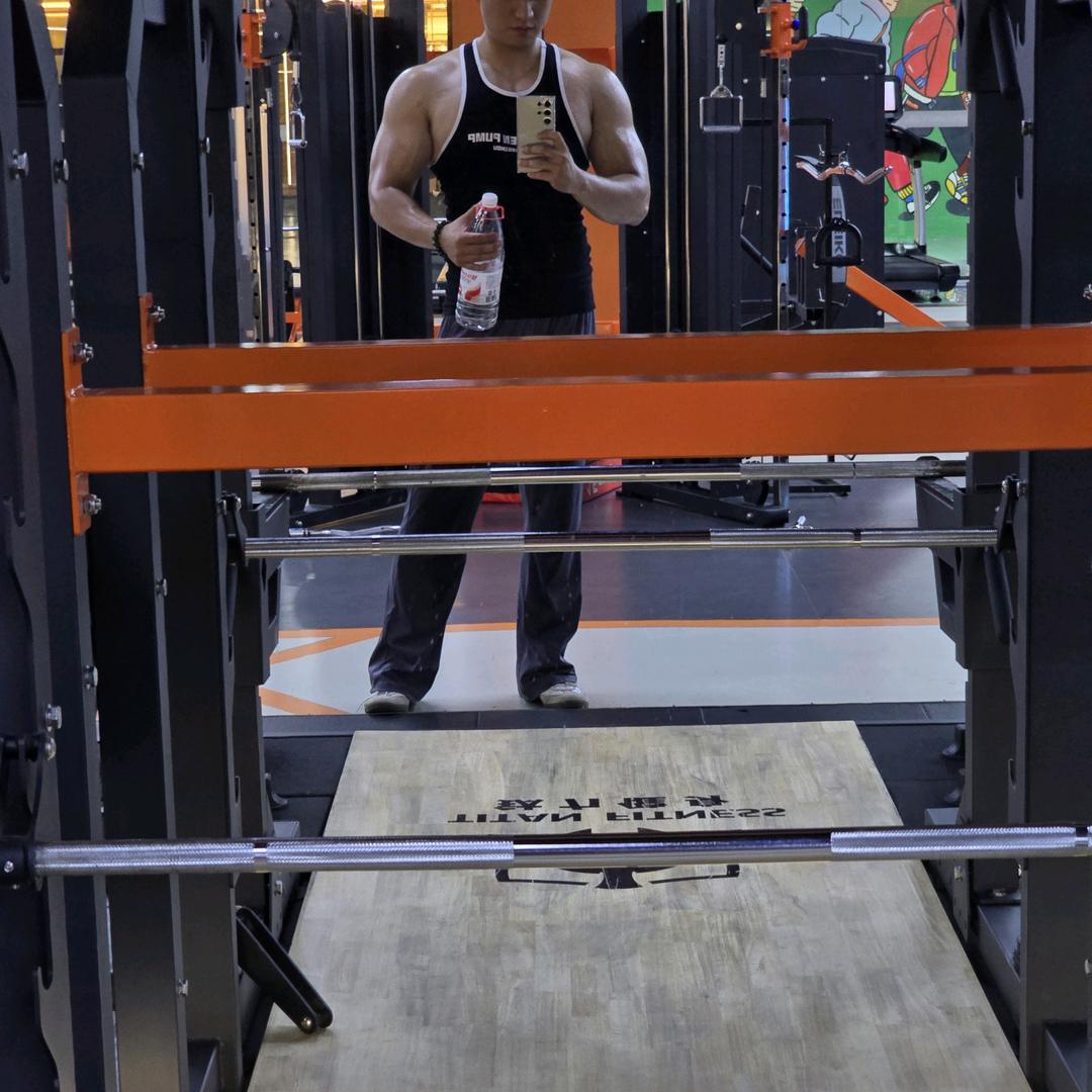 宝盖山极越健身-阿豪