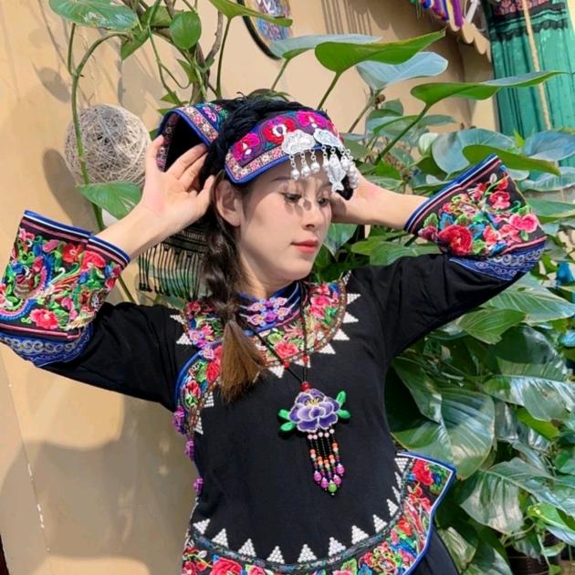 皮皮兔(˵¯͒〰¯͒˵)