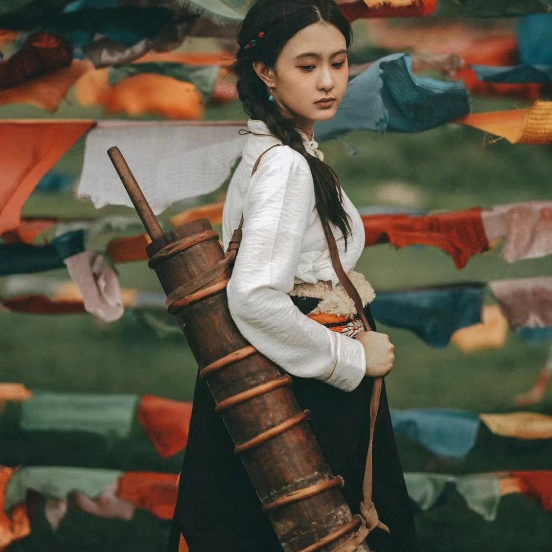 不懂我，别惹我。大号