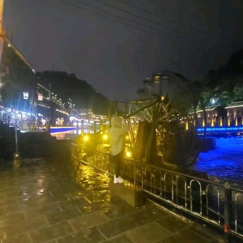 凪卄，