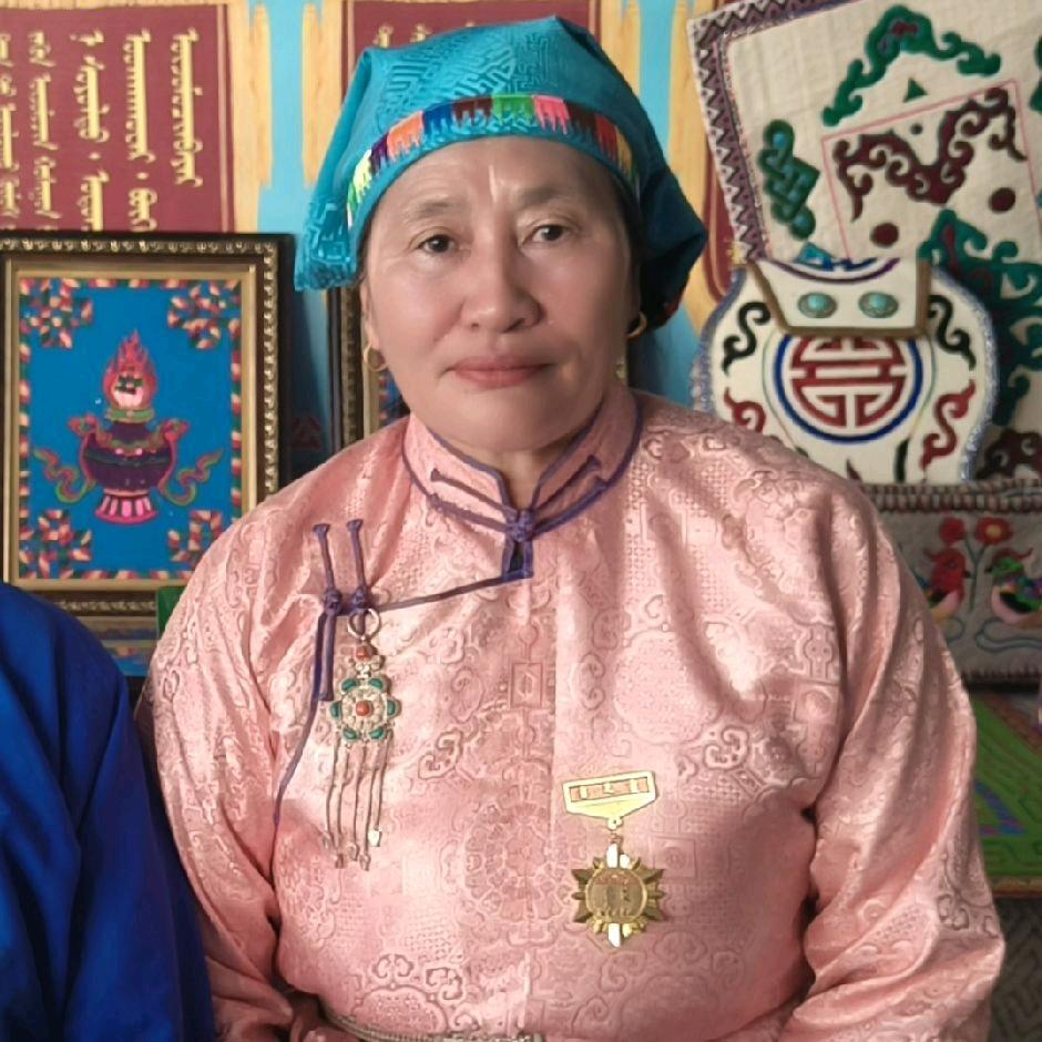 ᠡᠷᠳᠡᠨᠢᠴᠢᠴᠢᠭ