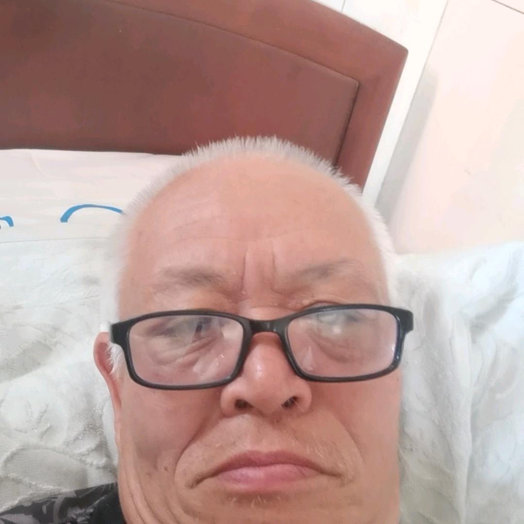 小老头有点低保，请不要找小老头