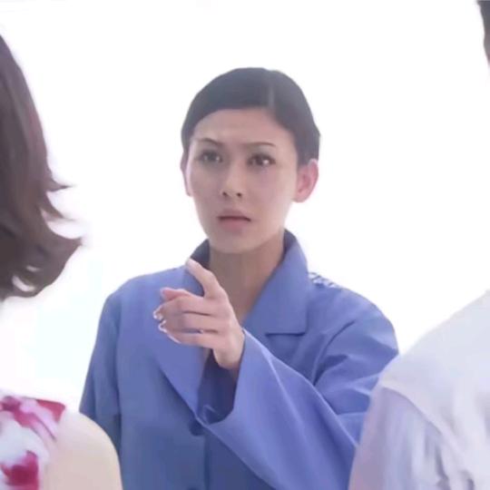 干嚼咖啡不加糖.