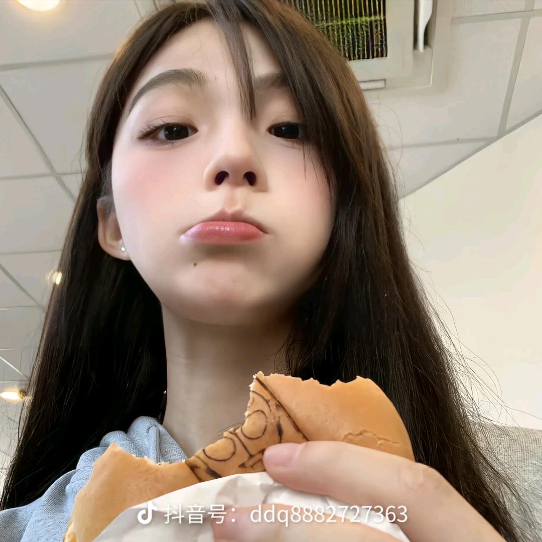 雅雅.