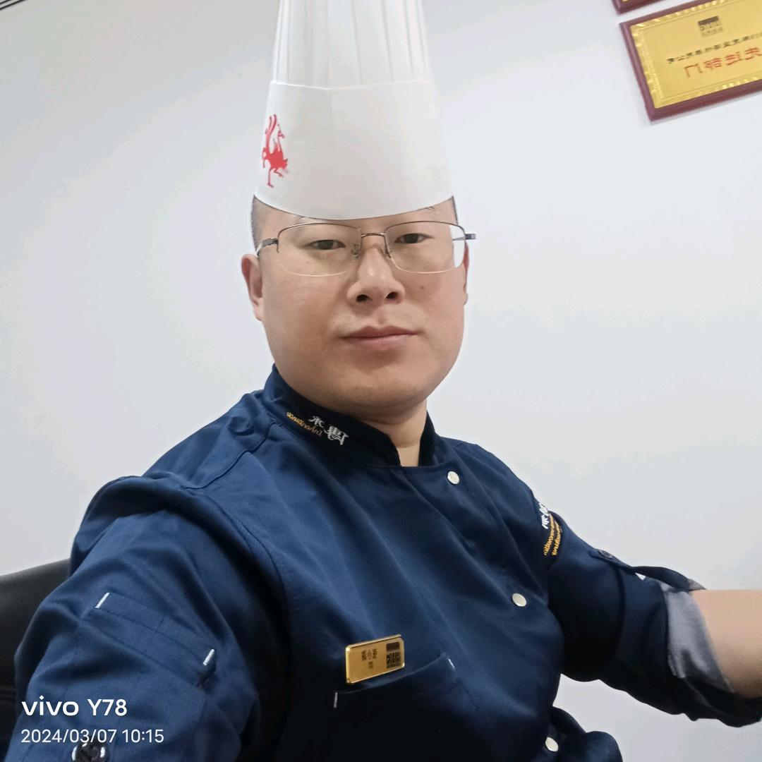 90后大锅菜小伙